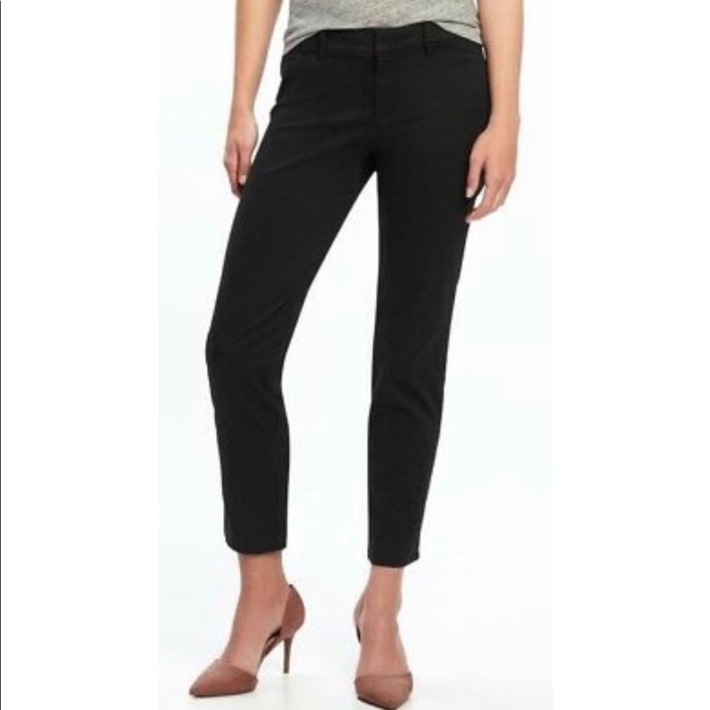 Old Navy Mid Rise Pixie Chino Ankle Pant!